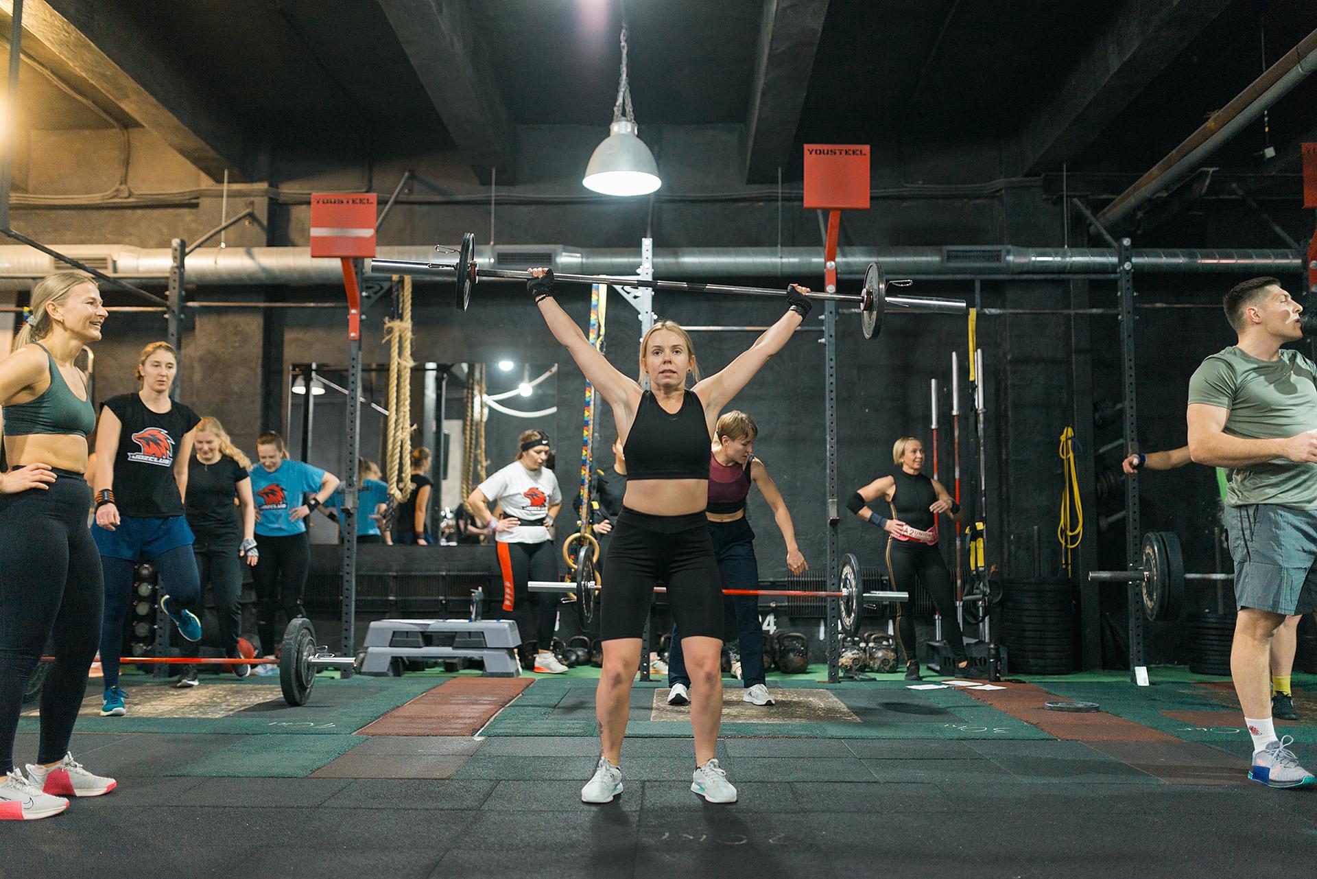 Зал: тренировки