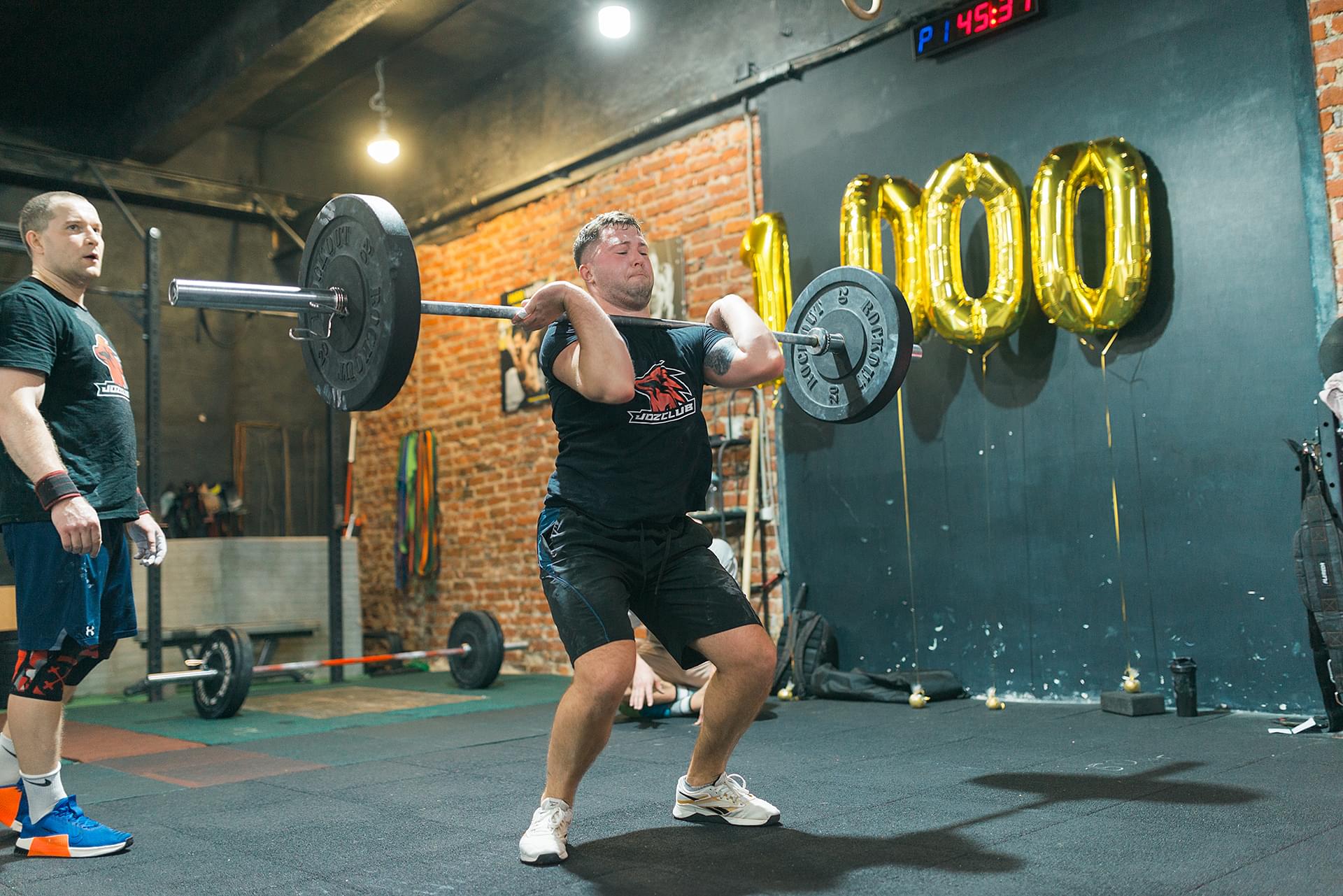 Зал: тренировки