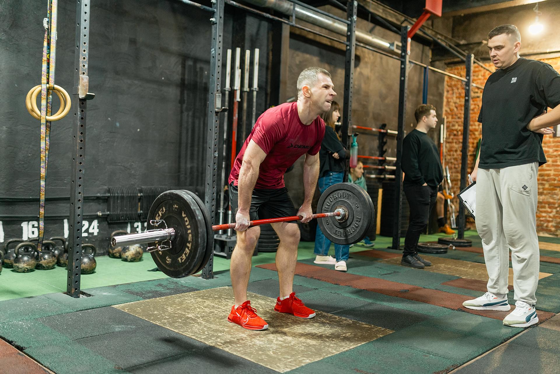 Зал: тренировки